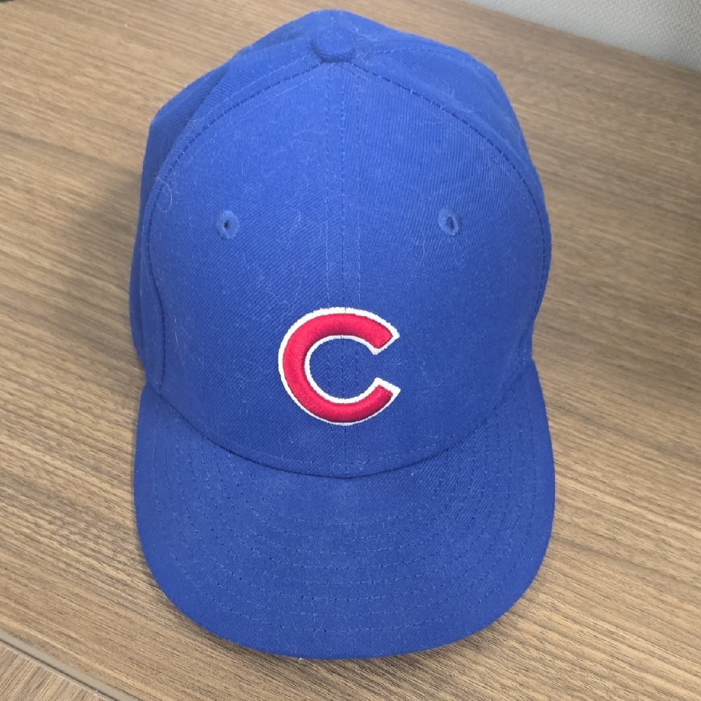 NWOT Chicago Cubs Baseball Cap with Red Logo